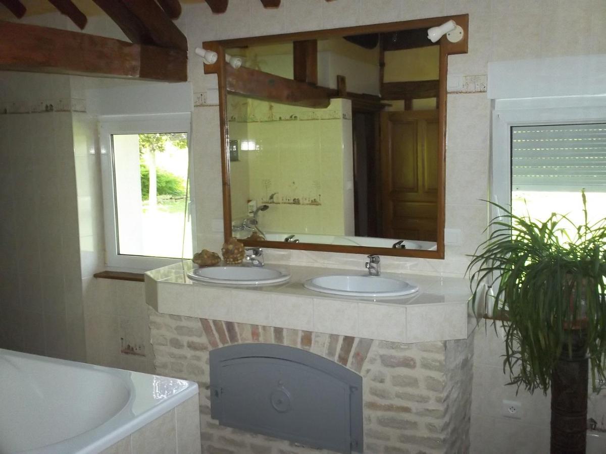 Chambre D'Hotes Des P'Tits Bonheurs Dosches Exterior photo